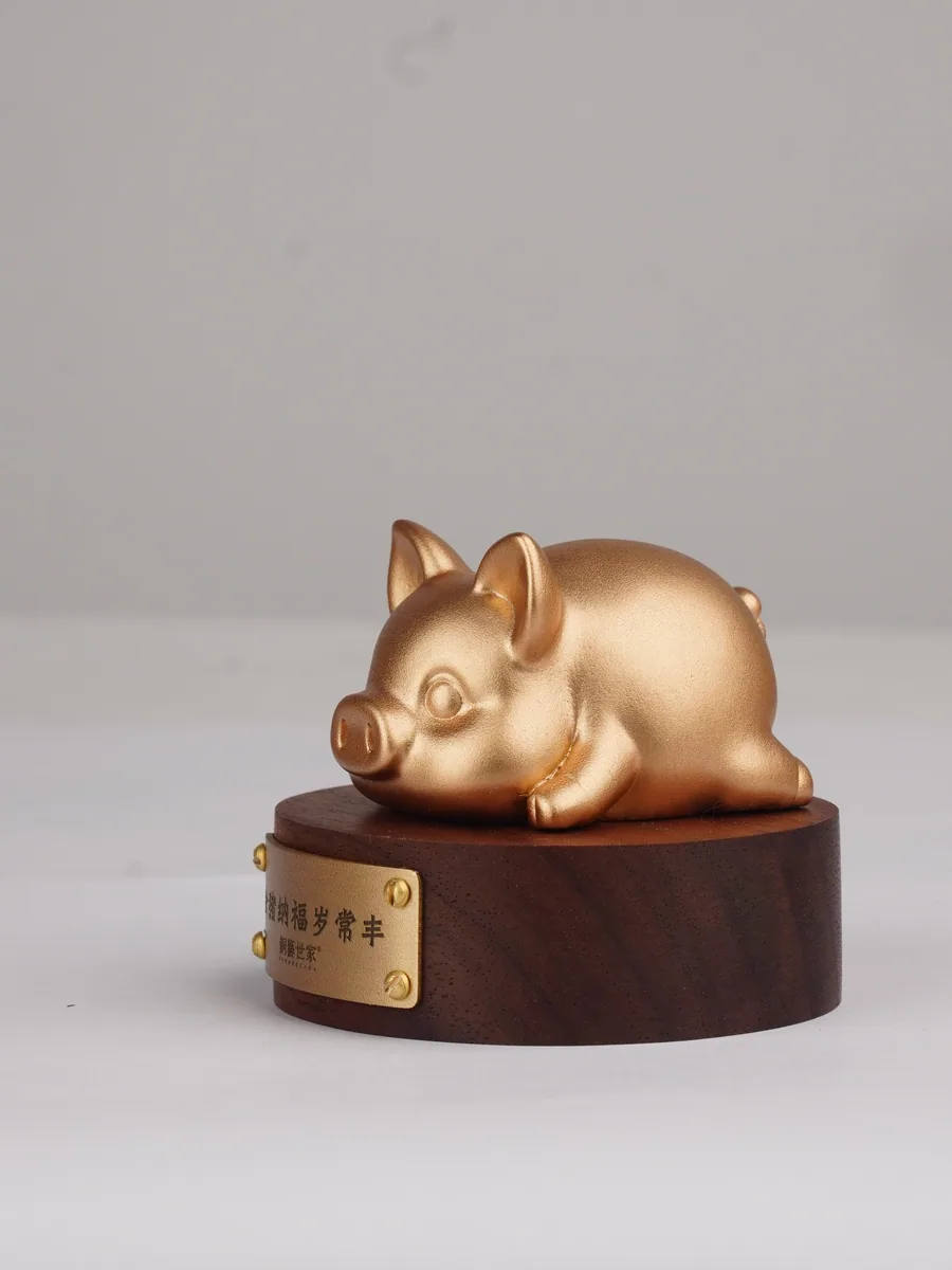 金猪纳福岁常丰 · 另一角度