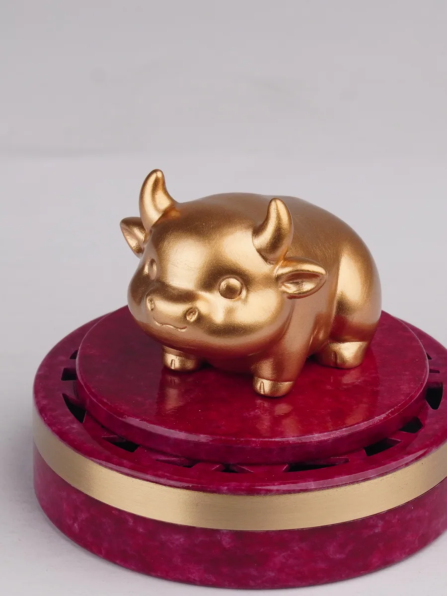金牛载德春常在 · 关键细节