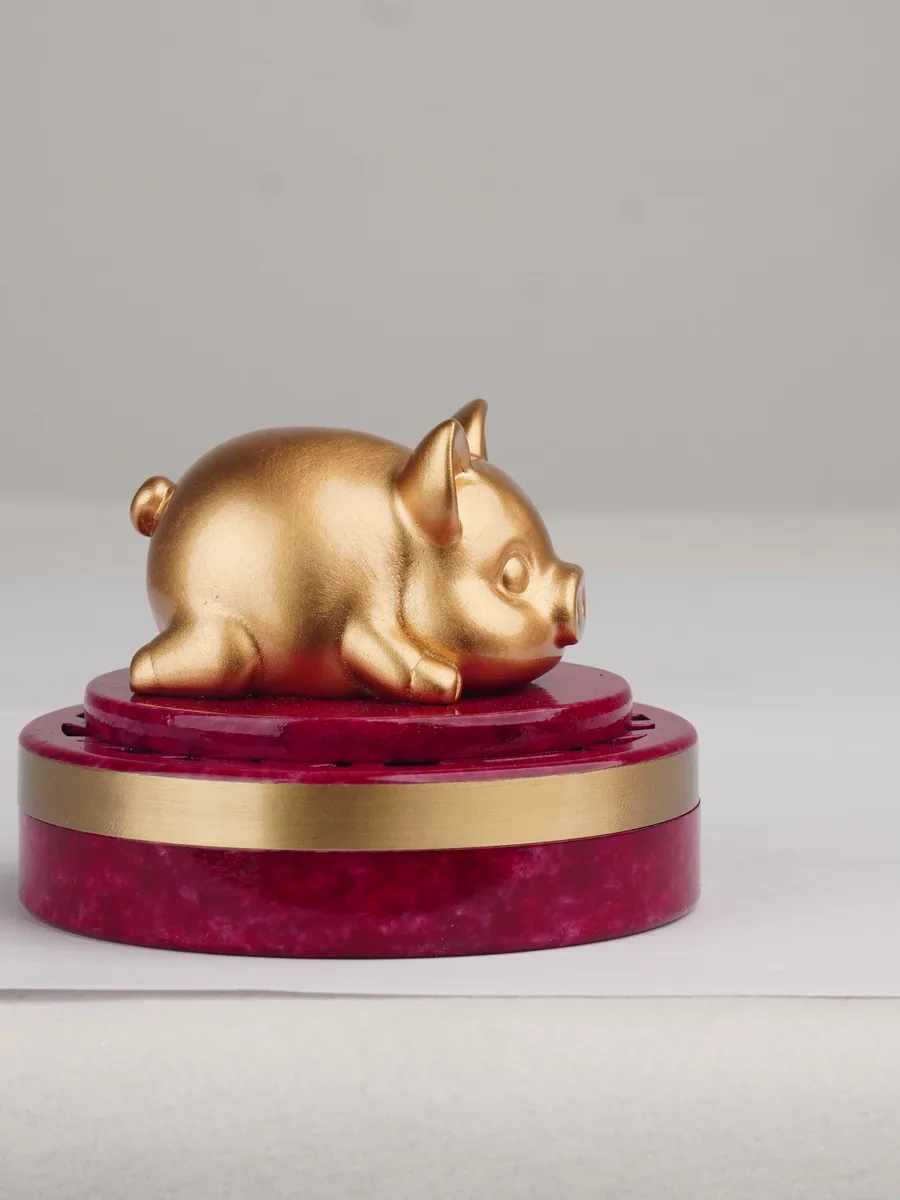 金猪纳福岁常丰 · 整体