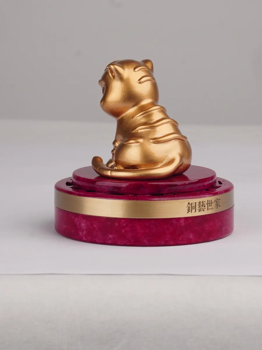 福虎坐镇财源广 · 另一角度
