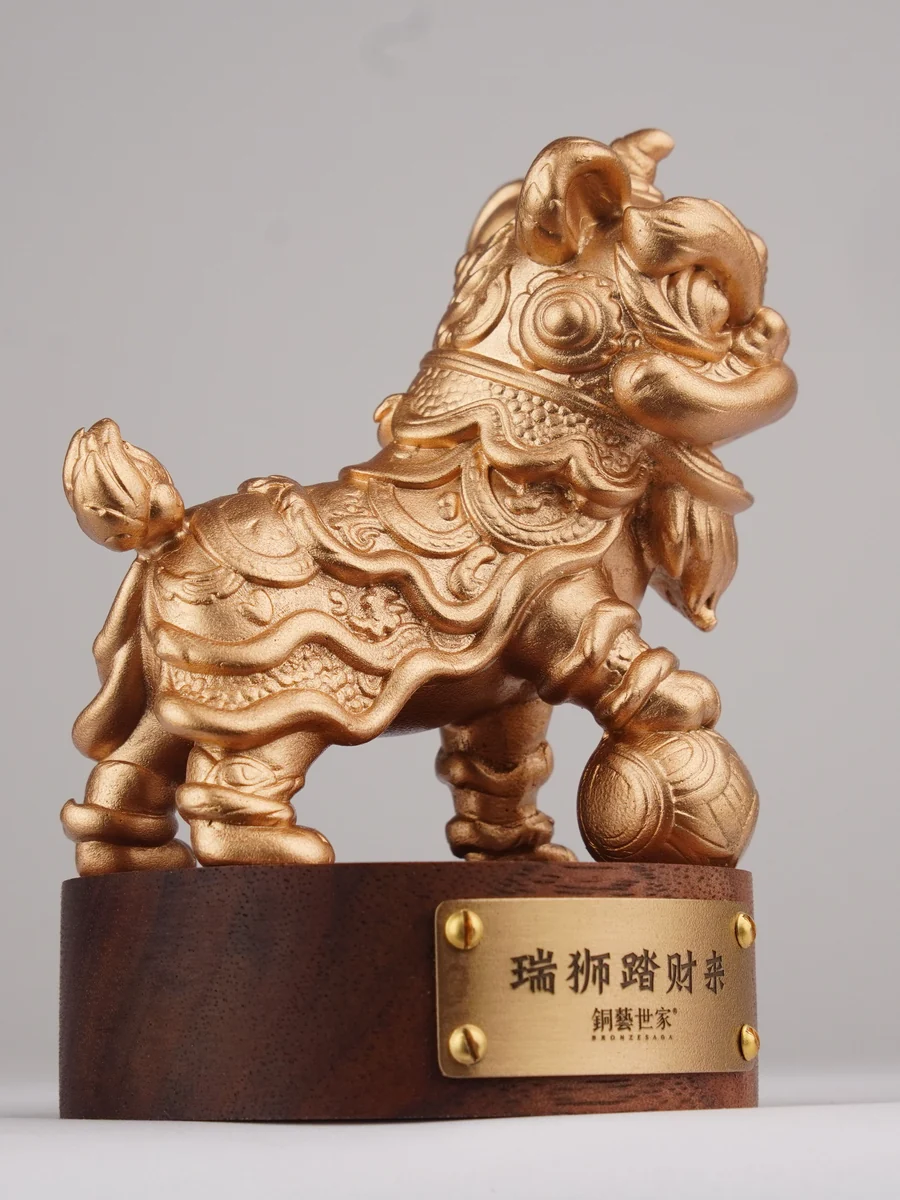 瑞狮踏财来 · 另一角度